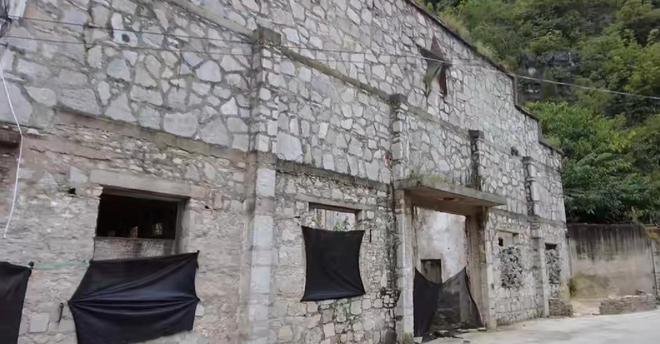 贵州镇宁县永红机械厂旧址代号15Kaiyun 开云体育4庞大的军工城成为残檐断壁(图5)